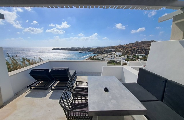 Design Apartment 17- Sea View, Shared Infinity Pool, Gym, Pool Bar, 4'from beach