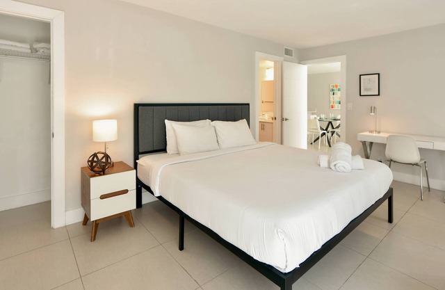 ✨Designer Two Bedroom Apartment at Fort Lauderdale