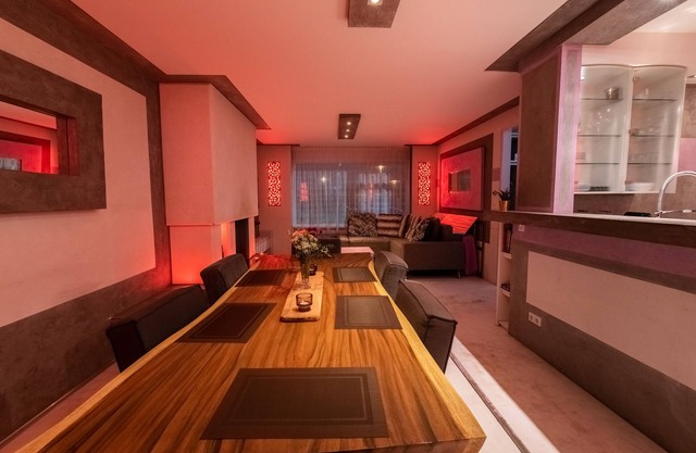 Designer Waterfront Oasis ~ Spa & Sauna ~ Terrace