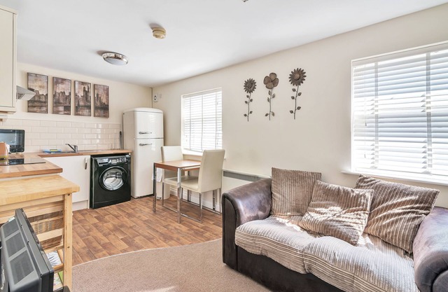 Desirable 1 Bed Flat in Prime Location
