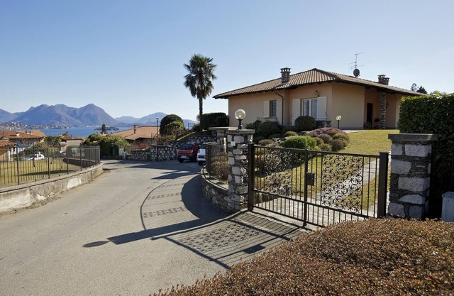 Detached 4½-room house with garden plot and beautiful lake view