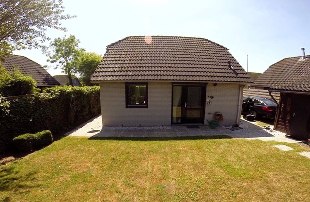 Detached holiday home in a quiet location, right on the Grevelingenmeer
