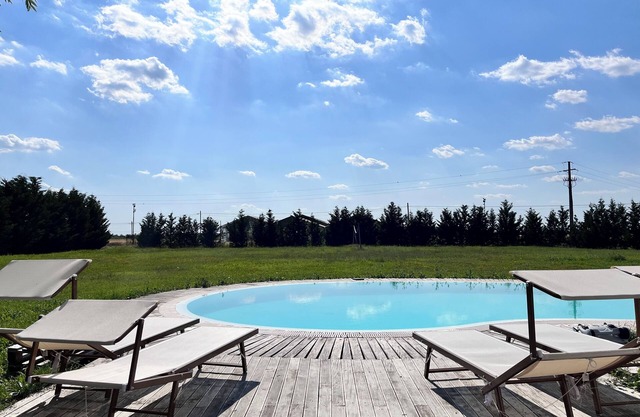 Detached villa with infinity pool