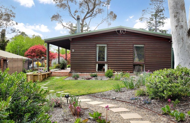 Dillwynia | 2 bedroom home with Slow Combustion fireplace