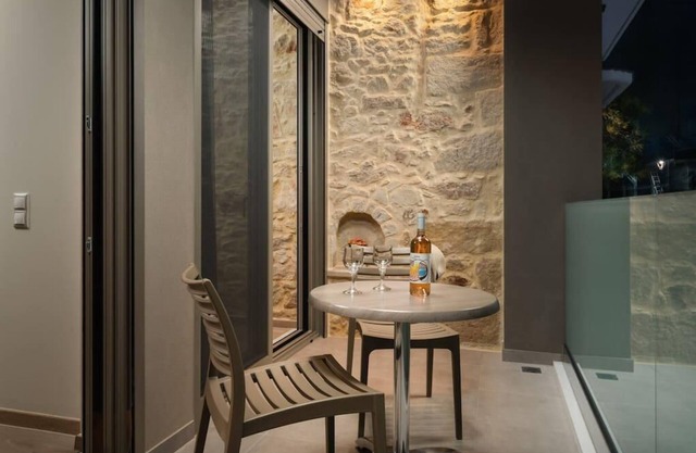 Dimitra Apts Suite with balcony
