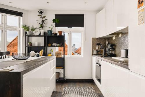 Dinbnb Apartments I 600m to Bryggen & 100m to the Mountain Hikes