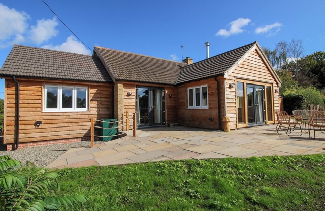 DINGLE, family friendly, with open fire in Cleobury Mortimer