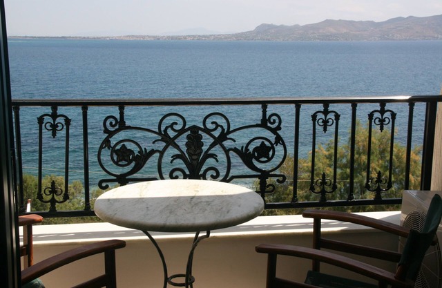 Dionysos Hotel