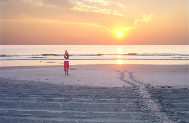 DIRECT BEACH ACCESS OCEAN FT HOME; 4 BDRM, 3 BATH, 2 MASTER SUITES SLEEPS 12 MAX