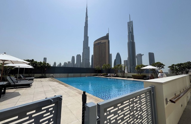 Direct Dubai Mall Access, Swimming pool to see Burj Khalif - Downtown Views 1
