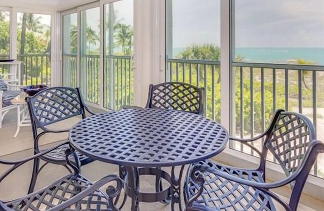 Direct Gulf Front Views ! Amazing Views !