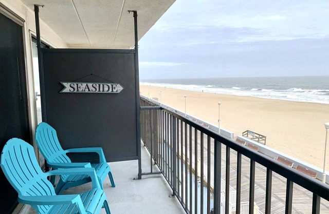 Direct OceanFront Condo/on the center of the Boardwalk/Newly Remodeled w/Pool