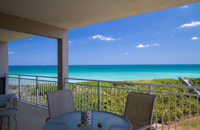 DIRECT OCEANFRONT Condo With Great Views and Large Balcony