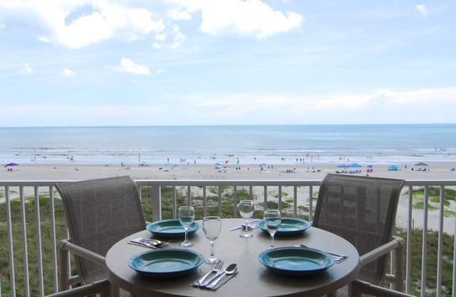 DIRECT OCEANFRONT NOW RENTING SUMMER FALL AND WINTER! BEAUTIFUL OCEANFRONT VIEW!