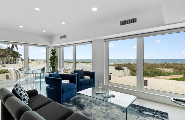 Direct Oceanfront Beach House - Resort Style Stay! - with a 360 ocean view!