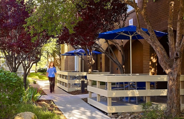 Discover a Scenic Retreat Near Flagstaff's Natural & Historic Gems w/Gym & Pool