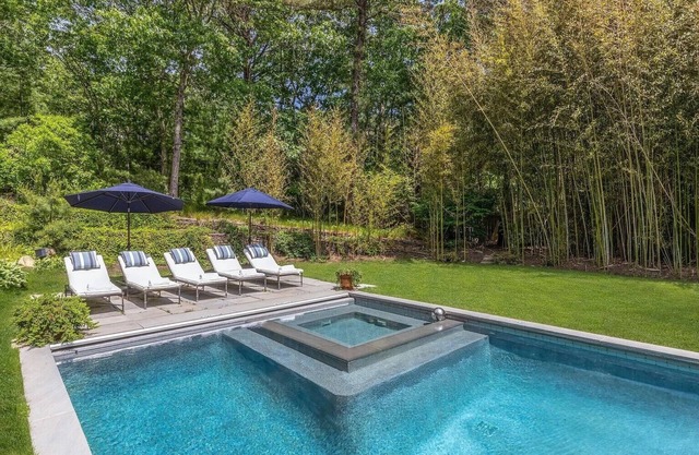 Discover Luxury and Serenity at Villa Edwards Hole in East Hampton