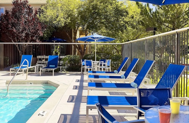 Discover Scenic Retreat Near Flagstaff's Historic Gems! Pool, Free Breakfast!