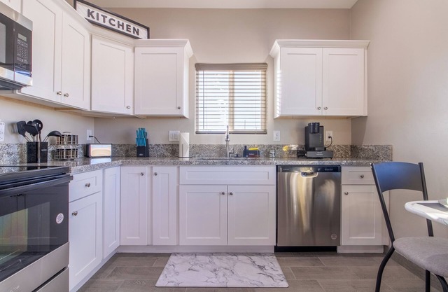 Discover Stylish Comfort at Casa Moderna – Your Perfect Tucson Getaway!