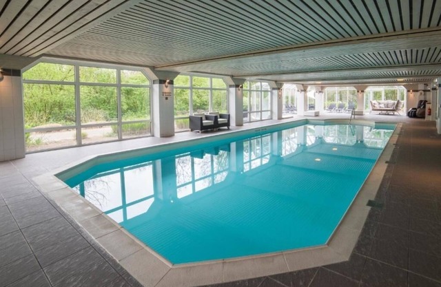 Discover the Perfect Nature Getaway Close to Burgers Zoo | Swimming Pool