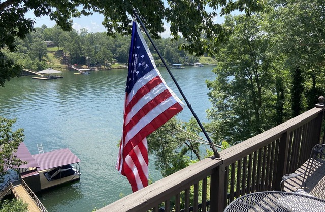 Discover Your Convenient Paradise: Minutes from I-65, Cullman, and Boat Launch