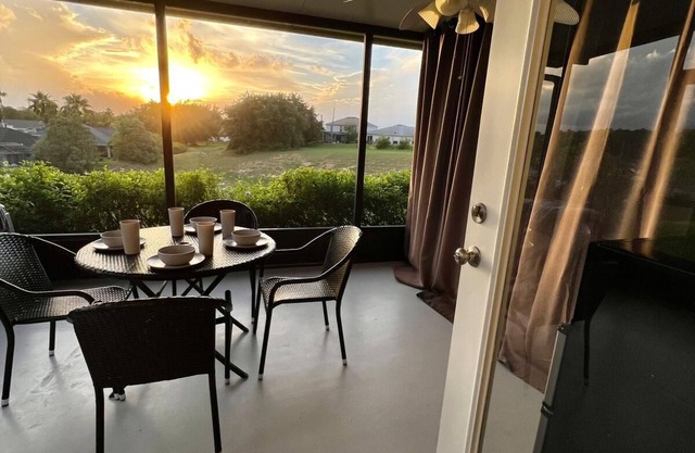 Disney Vacation Suite - Private Entrance Oasis - Davenport