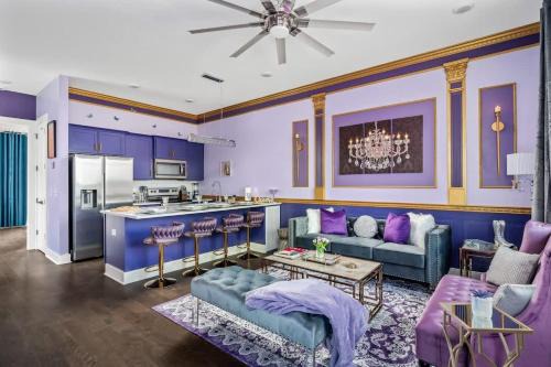 Diva Glam - Luxe - DT 2miles - 8 Q beds - WoW