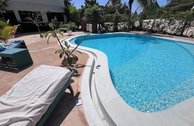 Dive in to our pool and feel the breeze at Mbibo House in the Shela sand dunes