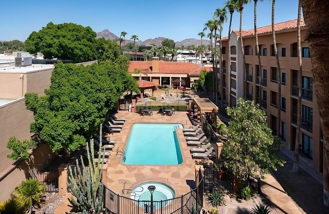 Dive Into Your Dream Vacation! w/Outdoor Pool, Pet-Friendly, Near Zen Garden