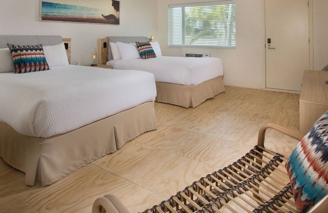 Dive Into Your Dream Vacation! 4 Relaxing Units, Pet-friendly Property, Pool