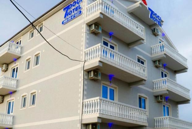 Doci Seven Hotel