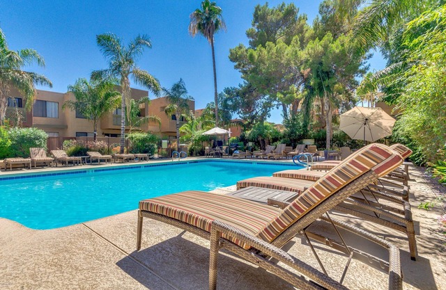 Dog Friendly - 2 Patios Heated Pool, Spa & Fitness