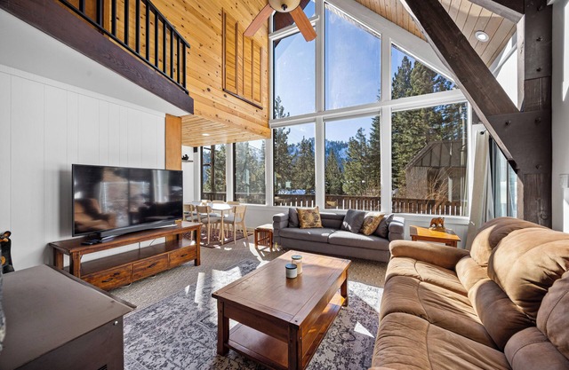 Dog Friendly, 3BR in Olympic Valley, on the Shuttle Route w/Mountain Views!