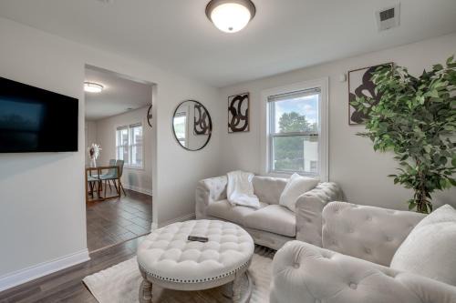 Dog-Friendly Blue Island Apt with Backyard!
