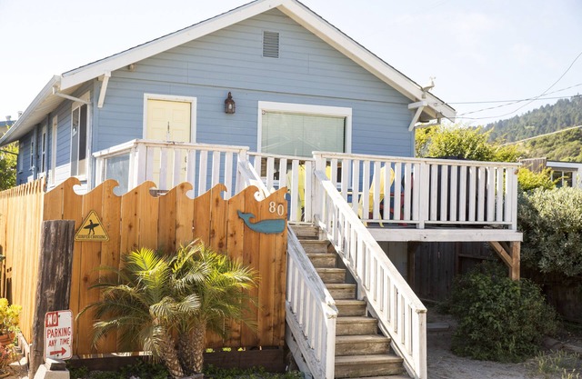 Dog Friendly Cottage with Ocean Views