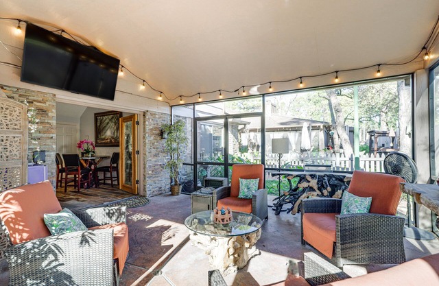 Dog-Friendly Cypress Vacation Rental w/Lanai!