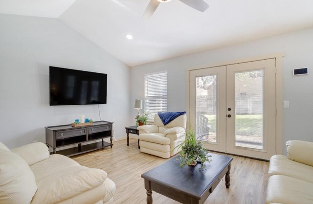Dog-Friendly Home in The Woodlands with Fenced Yard!