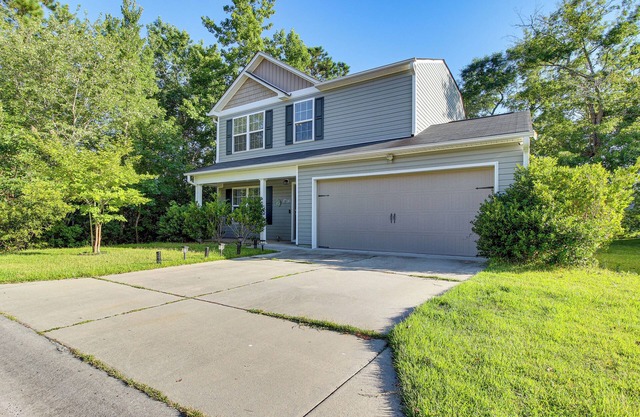 Dog-Friendly Home w/Pool Access Near Oak Island!