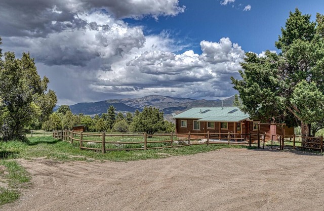 Dog Friendly- Star Mesa!