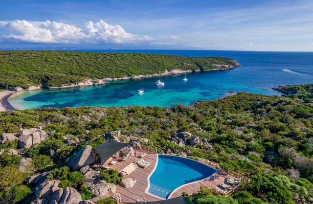 Domaine & Villas Version Maquis