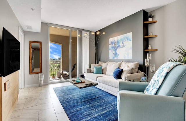 DOUBLE BALCONY IN BEAUTIFUL, MODERN ONE-BR CONDO!