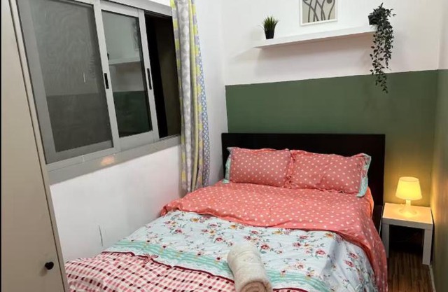 Double Bed Partition Room Near Mashreq Metro