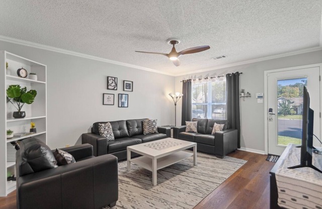 Double Diamond Rentals - Awesome Neighborhood, AFB