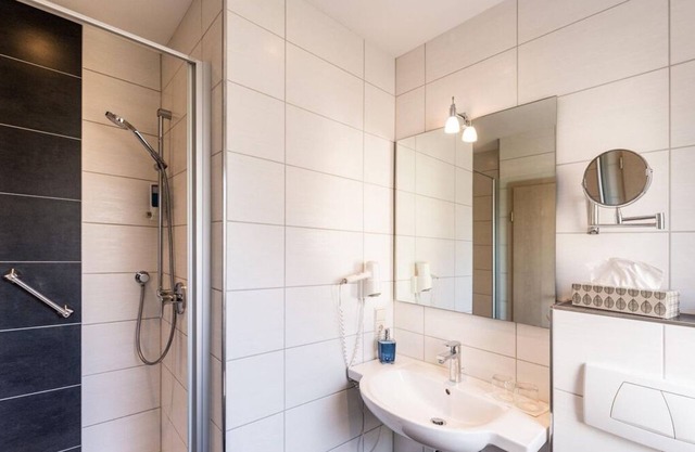 Double room bath or shower/WC - Aparthotel am Kurpark