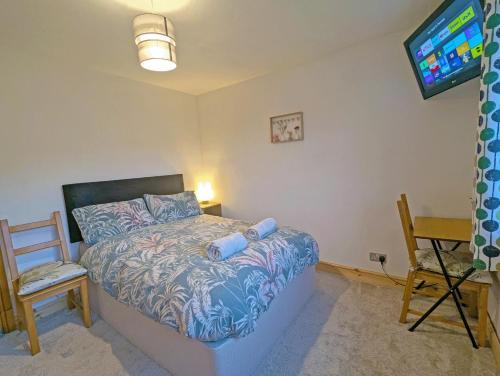 Double Room l Large TV l Great Transport Links