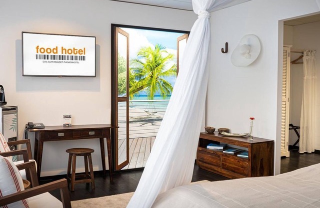 Double room, shower and bath, toilet, non-smoking - food hotel Neuwied