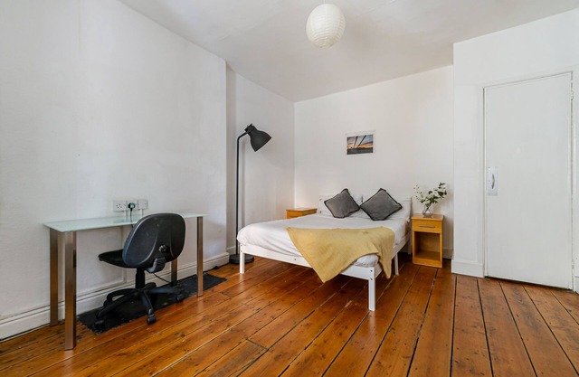 Double Room with Shared Bathroom