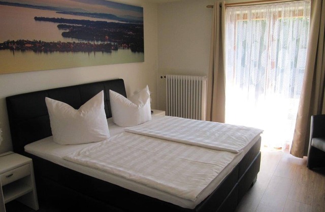 Double room with shower/WC