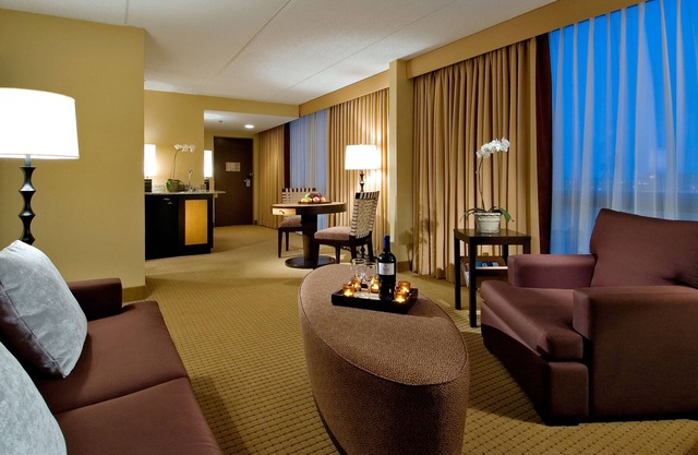 DoubleTree by Hilton Chicago - Arlington Heights