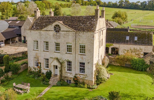 Down Farm Manor - Sitting above the Slad Valley with spectacular views